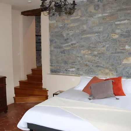 Les Tilleuls Bed & Breakfast Saint-Georges-de-Luzençon