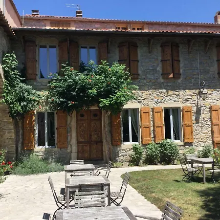 Couette-café Les Tilleuls Saint-Georges-de-Luzençon